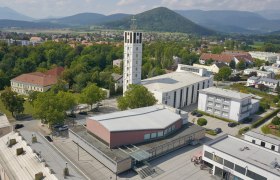 Stadtplatz mit Stadthalle Ternitz, © Stadtgemeinde Ternitz