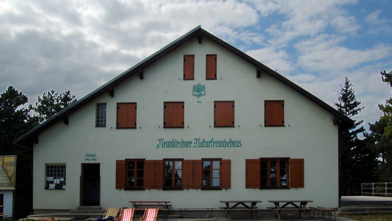 Neunkirchner Haus auf der Flatzer Wand, © Herzi Pinki