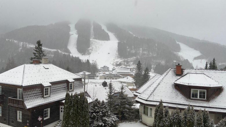 Blick auf die Weltcuppiste, © Wiener Alpen