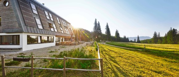 Das Naturfreundehaus Knofeleben, © Wiener Alpen / Bene Croy