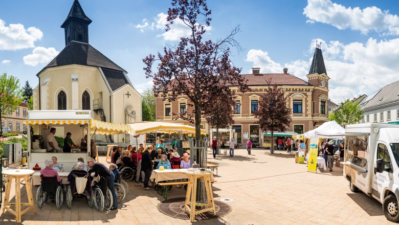 Marktplatz Gloggnitz, © Wiener Alpen/Zwickl