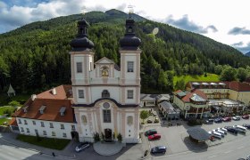 Kirchenwirt und Kirche, © Wiener Alpen, Franz Zwickl