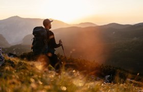 Sonnenaufgangswanderung am Raxplateau, © Niederösterreich Werbung/Franziska Consolati